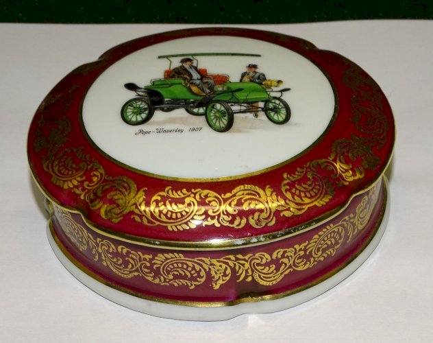 -BOITE BONBONNIERE PORCELAINE de LIMOGES décor  VIEUX TACOT POPE WAVERLY  1907 D