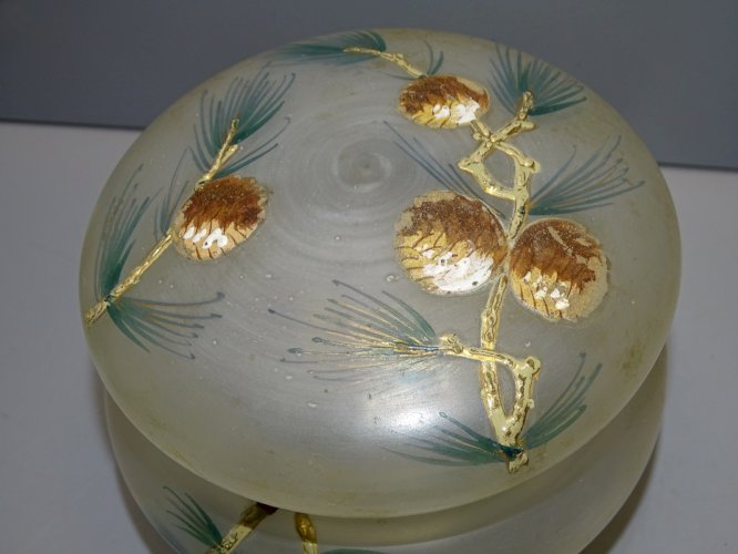 -BOITE BONBONNIERE VERRE OPAQUE Satiné COUVERCLE POMMES de PIN EMAILLEES  D