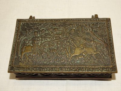- BOITE BRONZE Signée MAX LE VERRIER SCENE DE CHASSE AU CERF AU MOYEN AGE   D