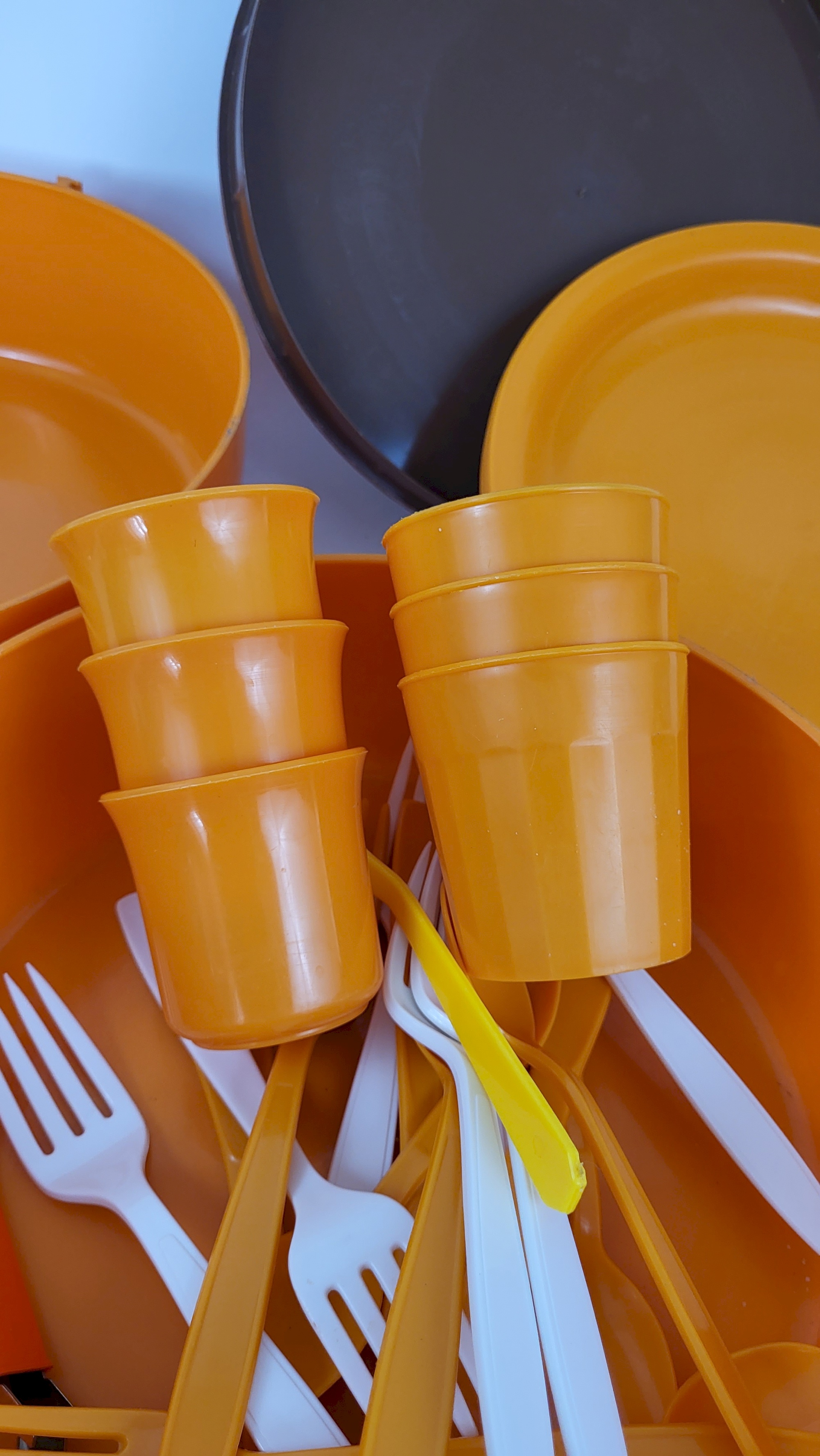 Set De Pique-nique Vintage Olot Années 70 - Valise Orange Espagne - État D'époque