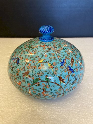 boite chinoise en carton bouilli vintage décor peint fleurs et d'oiseaux coloré