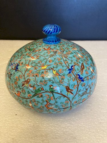 boite chinoise en carton bouilli vintage décor peint fleurs et d'oiseaux coloré