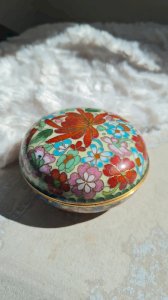 Boite cloisonnée - émaillée - pilulier