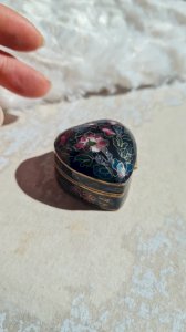 Boite cloisonnée - émaillée - pilulier
