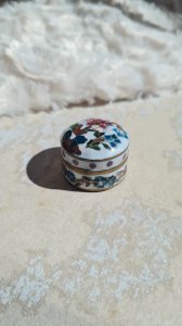 Boite cloisonnée - émaillée - pilulier