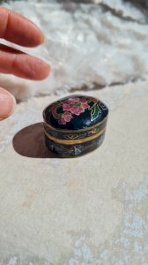 Boite cloisonnée - émaillée - pilulier