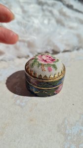 Boite cloisonnée - émaillée - pilulier