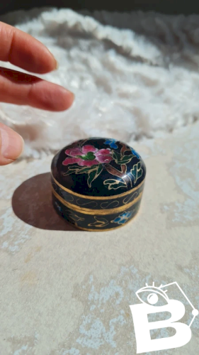 Boite cloisonnée - émaillée - pilulier