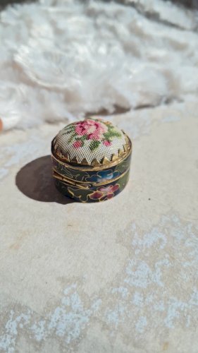 Boite cloisonnée - émaillée - pilulier