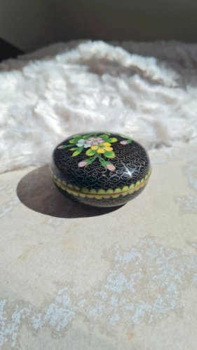 Boite cloisonnée - émaillée - pilulier