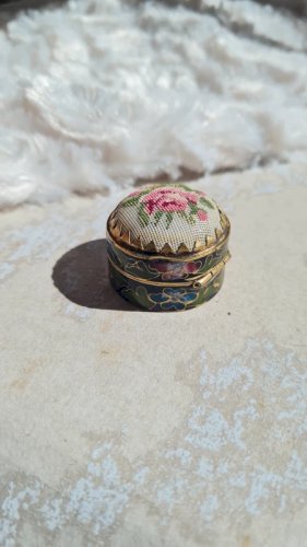 Boite cloisonnée - émaillée - pilulier