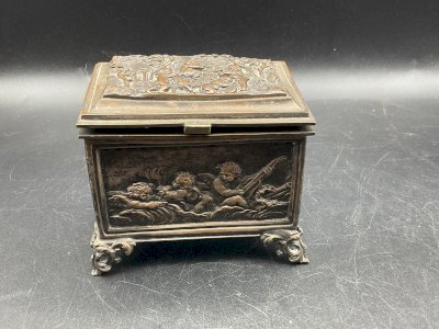 boite , coffre à bijoux XIXEME putti angelots