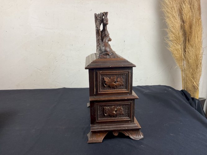 Boîte , coffret à bijoux Forêt Noire décor savoyard edelweiss , bouquetins….