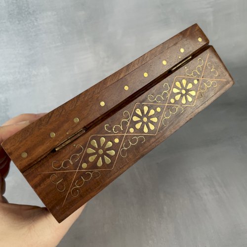 Boite coffret bois incrustation laiton et cuivre décor fleurs et feuillage