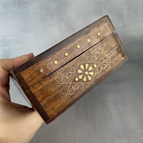 Boite coffret bois incrustation laiton et cuivre décor fleurs et feuillage