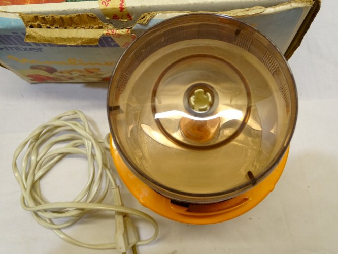 -BOITE COMBINE MINI MOULINETTE MOULINEX ORANGE 1970/80 DECO VINTAGE CUISINE   D