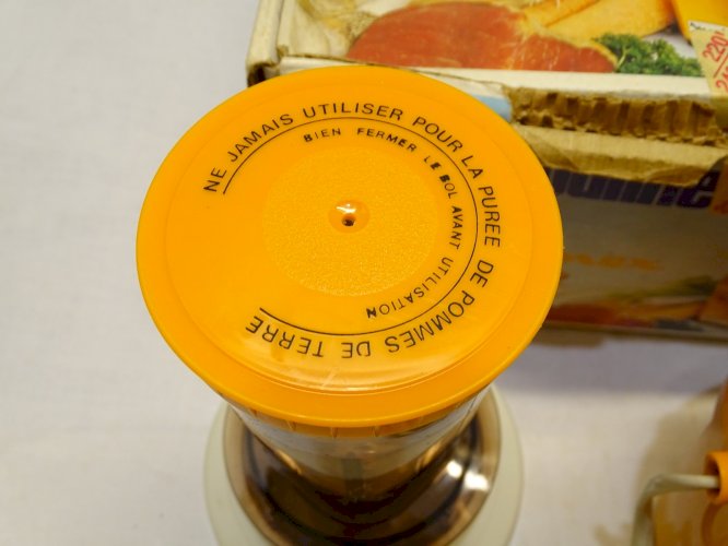 -BOITE COMBINE MINI MOULINETTE MOULINEX ORANGE 1970/80 DECO VINTAGE CUISINE   D