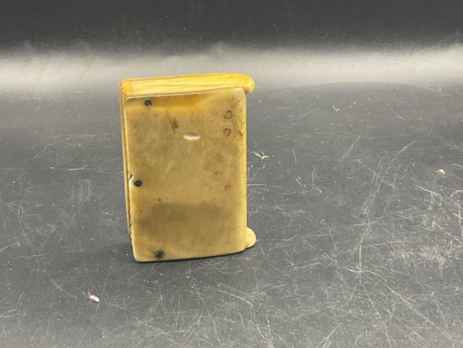 Boite d'allumettes pyrogène en forme de livre