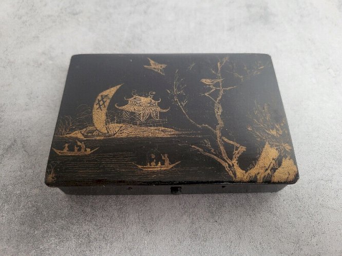BOITE DE BUREAU BOITE A TIMBRES TROMBONNE EN LAQUE ASIATIQUE N° 3