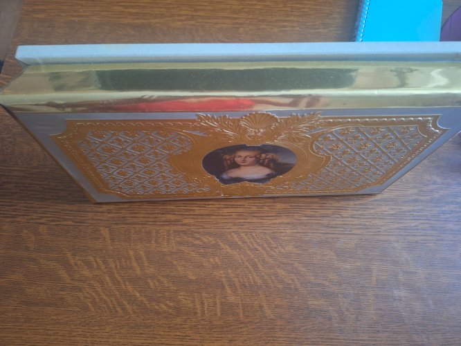 Boîte de rangement réception avec ses serviettes de table inclus