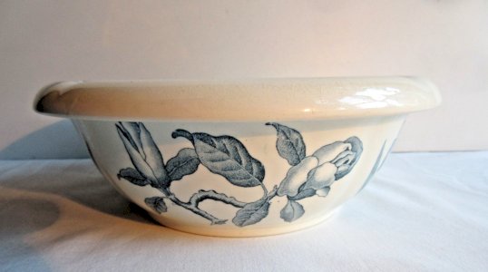 Toilet box with sponge, ceramic with gray-blue Irises, signed BFK, Magnolia