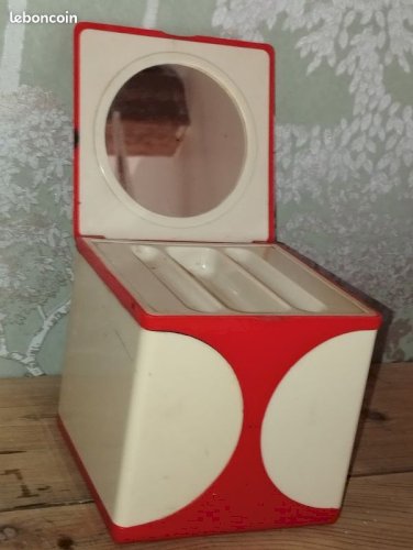 Boîte de voyage maquillage vintage années 70 – Made in Japon – plastique dur – rare orange et beige – très bel état