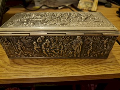 Boite en argent massif signée 