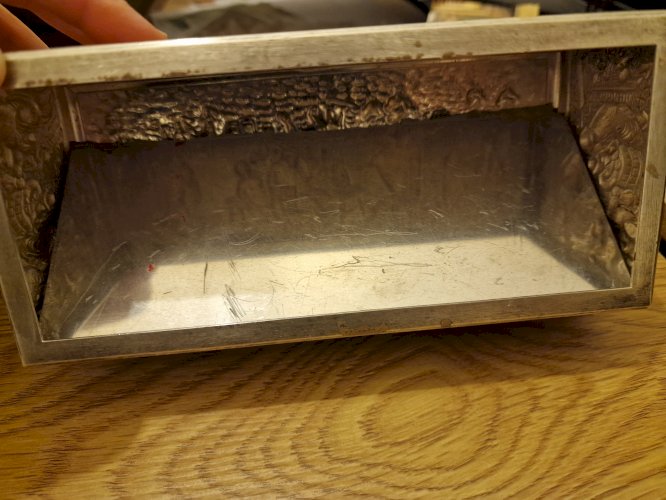 Boite en argent massif signée 