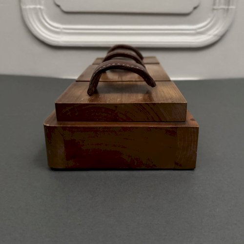 Boite en bois 1950 dans le goût d'Adnet 3 compartiments poignées en cuir M3962