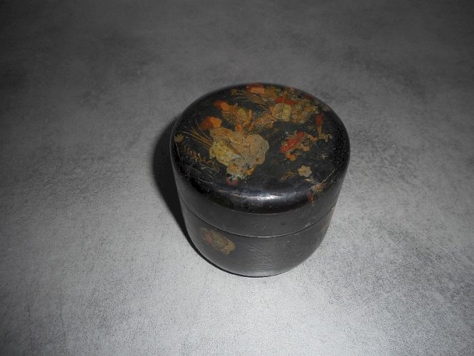 BOITE EN BOIS LAQUE ASIATIQUE NAPOLEON III