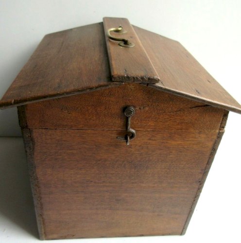 Boite en bois pour le transport des coiffes + coiffe ancienne blanche, XIXème