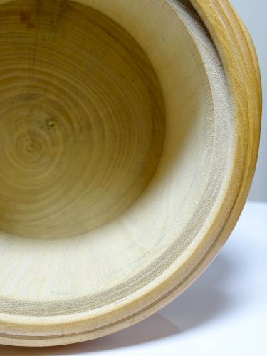 Boite en bois tourné clair vintage