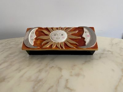 Ceramic box by Marion de Crecy in the style of Mithé Espelt M3757