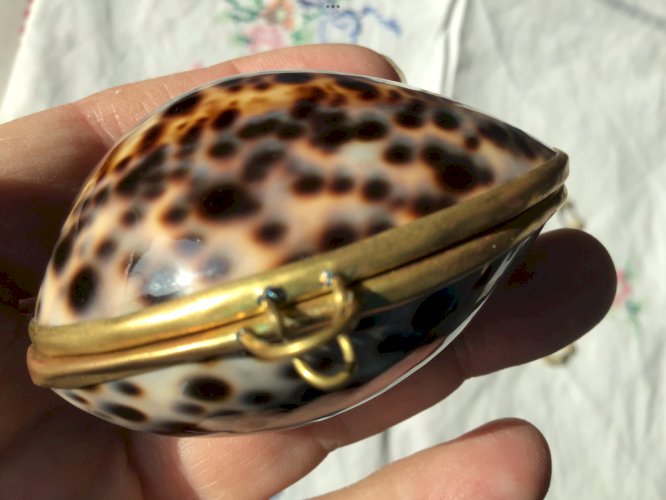 Boite en coquillage nacre pour chapelet  rosaire rosary box aumônière