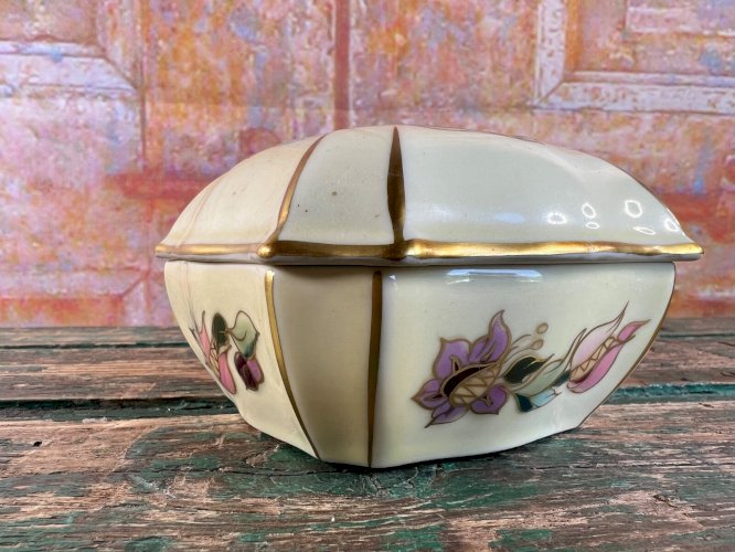 Boîte en porcelaine peinte à la main – Zsolnay Pécs Hongrie – Signée Barathui
