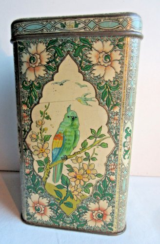 Boite en tôle lithographiée, Oiseaux et Personnages japonisant en relief, XIXème
