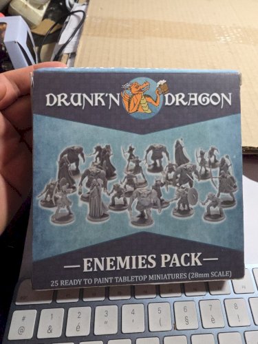 boite neuve 25 figurines Drunk'n dragon - ennemies pack a peindre -
