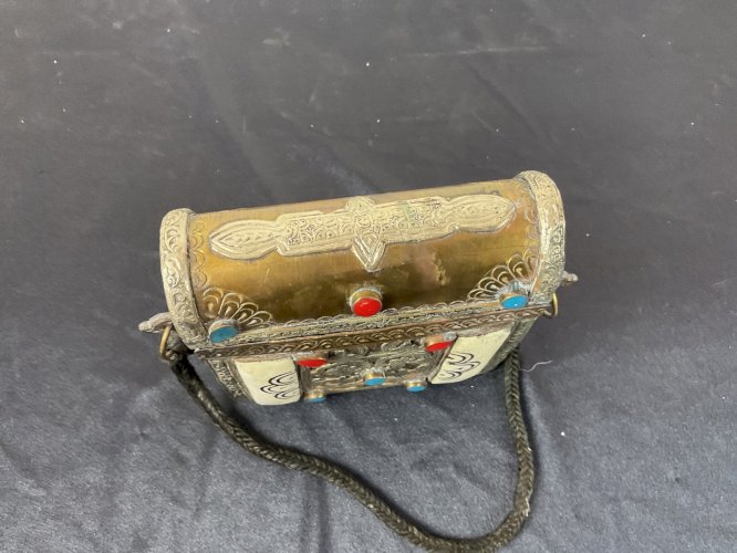 Boite PORTE-CORAN BERBÈRES avec turquoise, corail ……