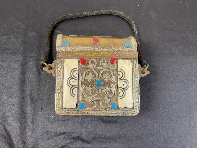 Boite PORTE-CORAN BERBÈRES avec turquoise, corail ……