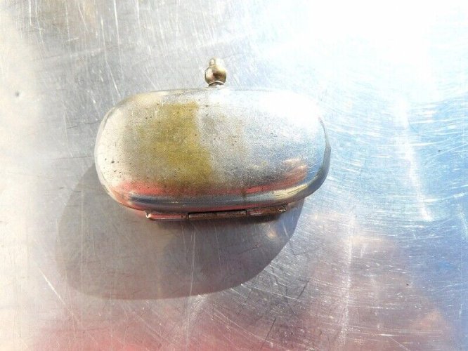 BOITE PORTE LOUIS D'OR EN METAL