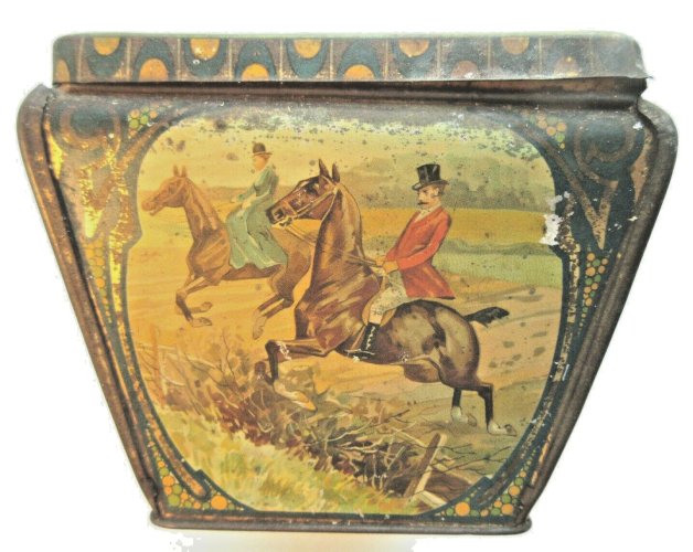 Boite publicitaire 1900 Art Nouveau, tôle lithographiée au décor de chevaux