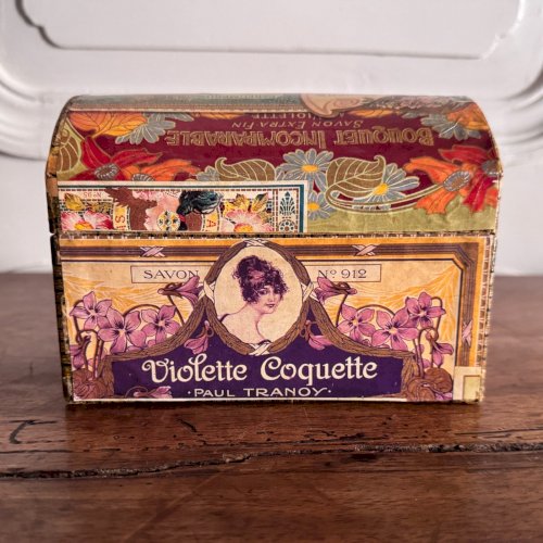 Boite publicitaire 1900 Eau de Cologne Bouquet Savon superfin M3707