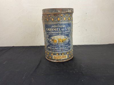 Vintage advertising tin box caramel milk Villard de Lans
