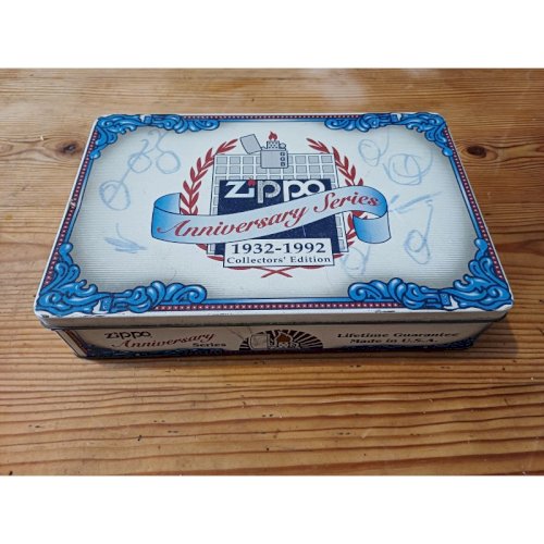 Boite Publicitaire en Tole des Briquets Zippo