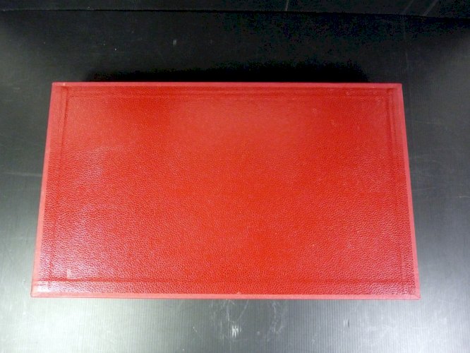 Boîte robe / foulard ? galuchat rouge magasin Samaritaine XIX° 45,5 x 28 x 6 cm