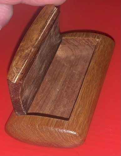 boite tabatière en bois noyer incrustation d'un tréfle en argent