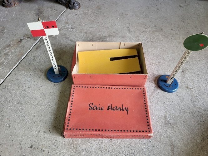 BOITE TRAIN SIGNAL A DAMIERS SERIE HORNBY MECCANO