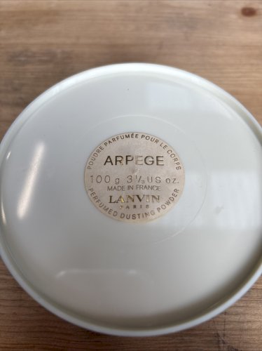 Boîte Vintage vide Poudre parfumée corps “Lanvin Arpège” + Broche Fleur Lanvin