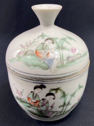 Bol couvert XIXe en porcelaine de Chine aux idéogrammes