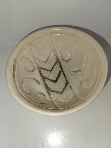 bol decoré en raku signé Vassos? vussos? en bon etat